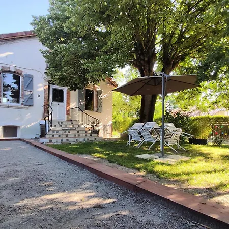 Garona Avec Billard Proche Pyrenees Holiday home *