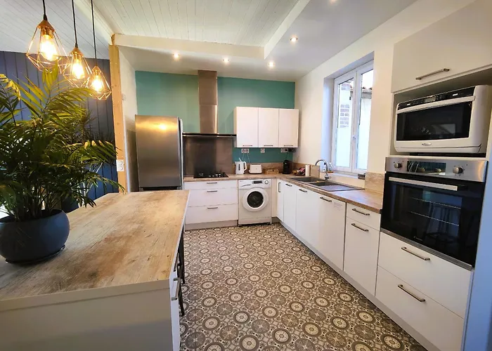 Garona 6 Pers Avec Billard Proche Pyrenees Cazeres